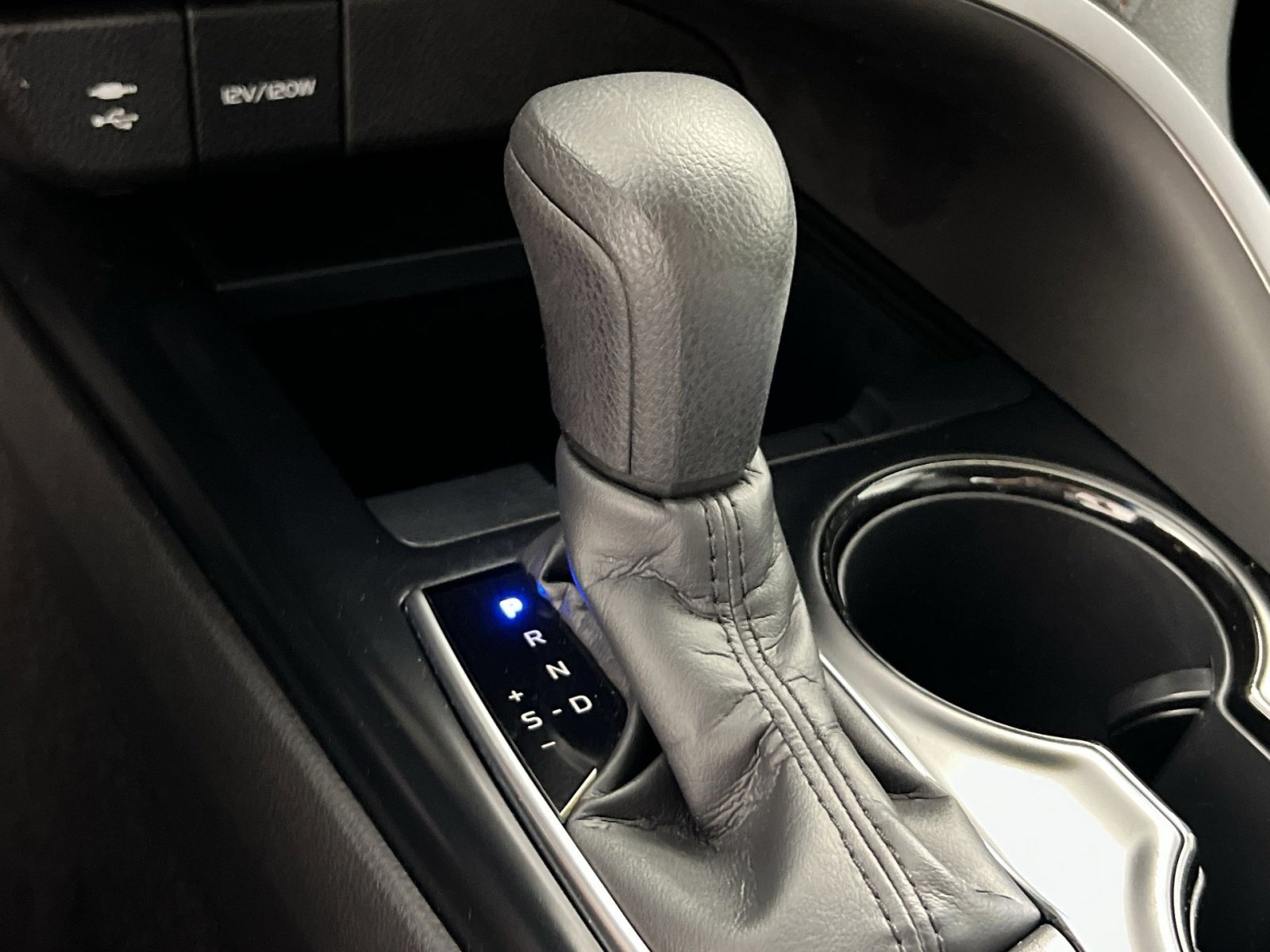 Used 2018 Toyota Camry LE image 17