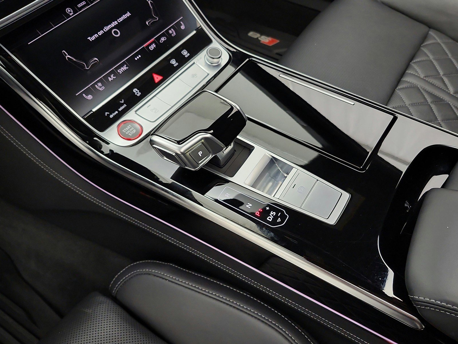 Used 2022 Audi S8 AWD/4WD image 11
