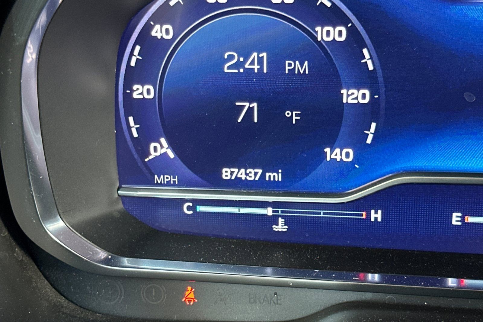 Used 2023 Chevrolet Suburban Premier image 28