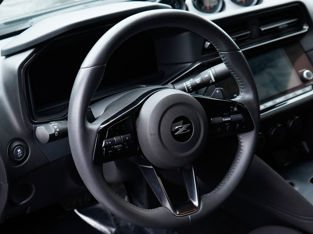 Used 2024 Nissan Z Sport w/ Floor Mat Package RWD image 15