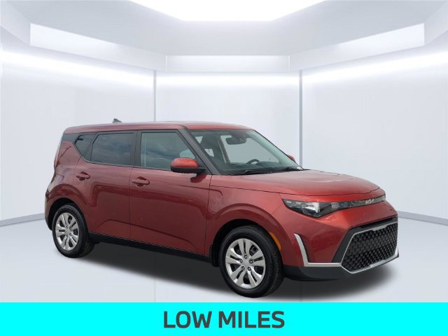 Used 2025 Kia Soul LX FWD image 9