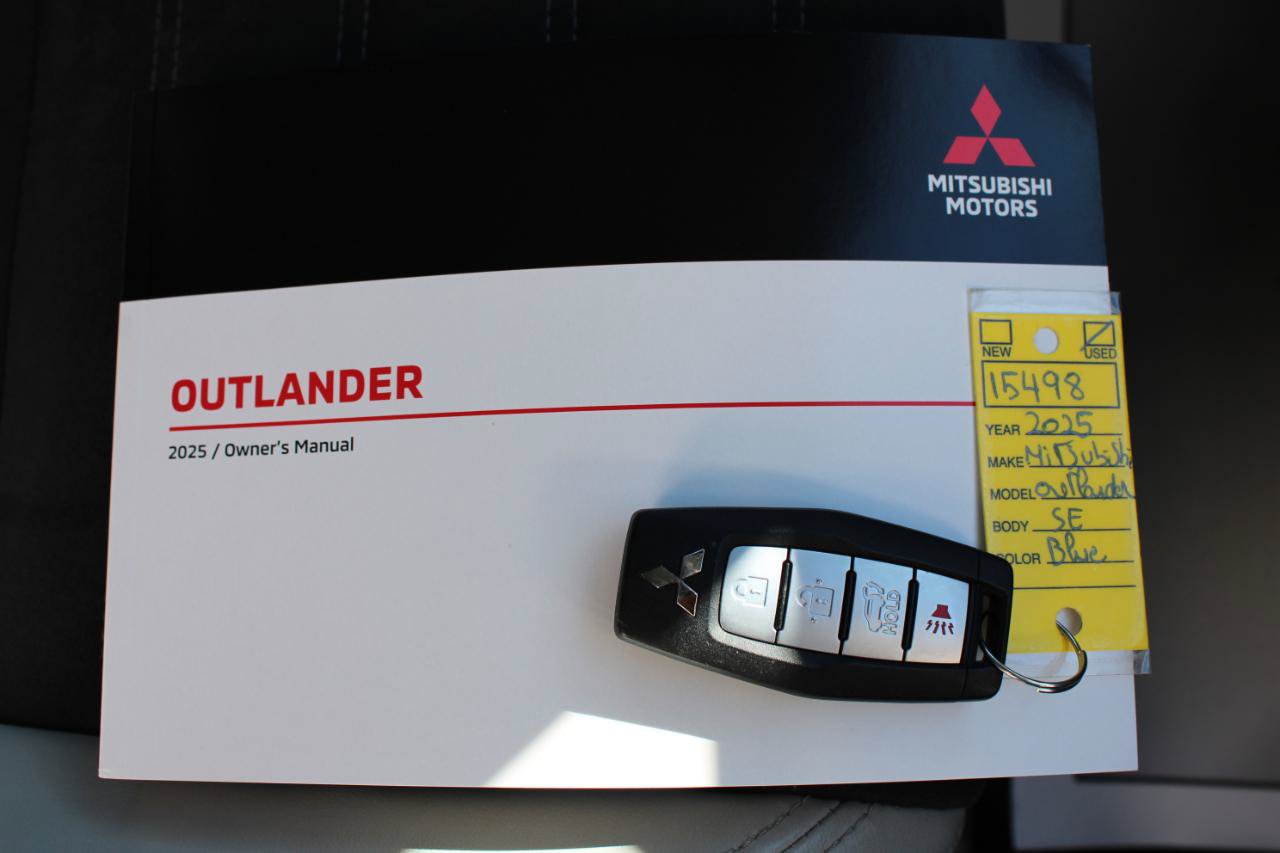 Used 2025 Mitsubishi Outlander SE FWD image 49