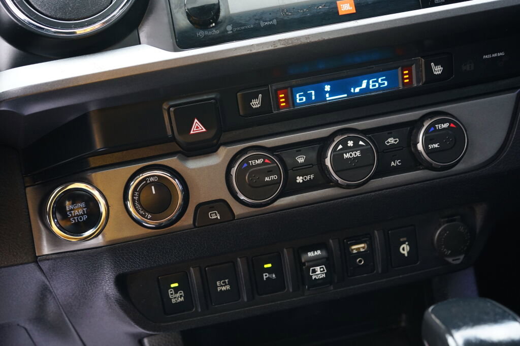 Used 2019 Toyota Tacoma TRD Off-Road w/ TRD Premium Off Road Package image 19