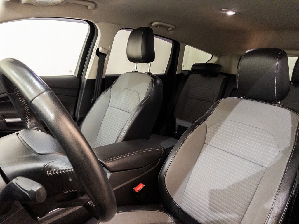 Used 2019 Ford Escape SE image 12