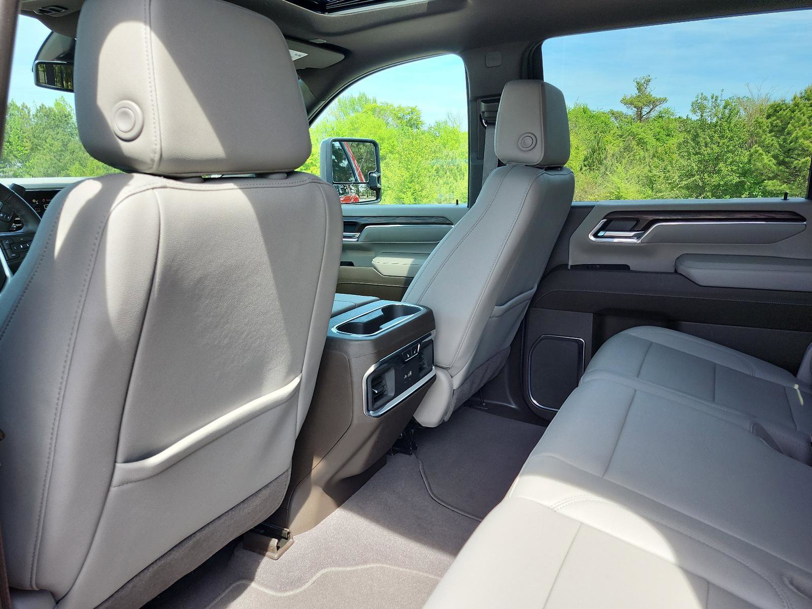 Used 2024 GMC Sierra 3500 SLT w/ SLT Convenience Package image 17