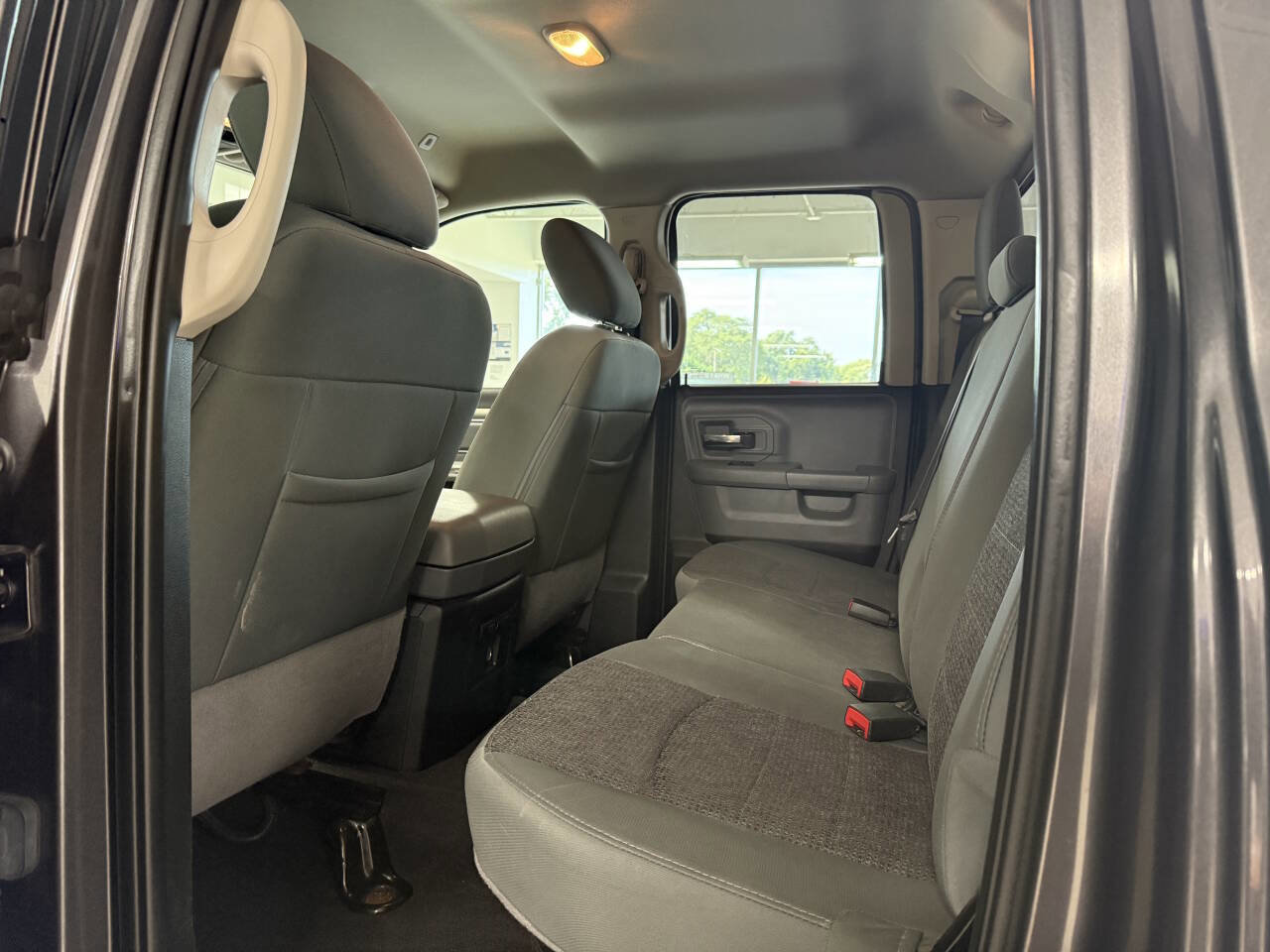 Used 2018 RAM 1500 Classic SLT image 19