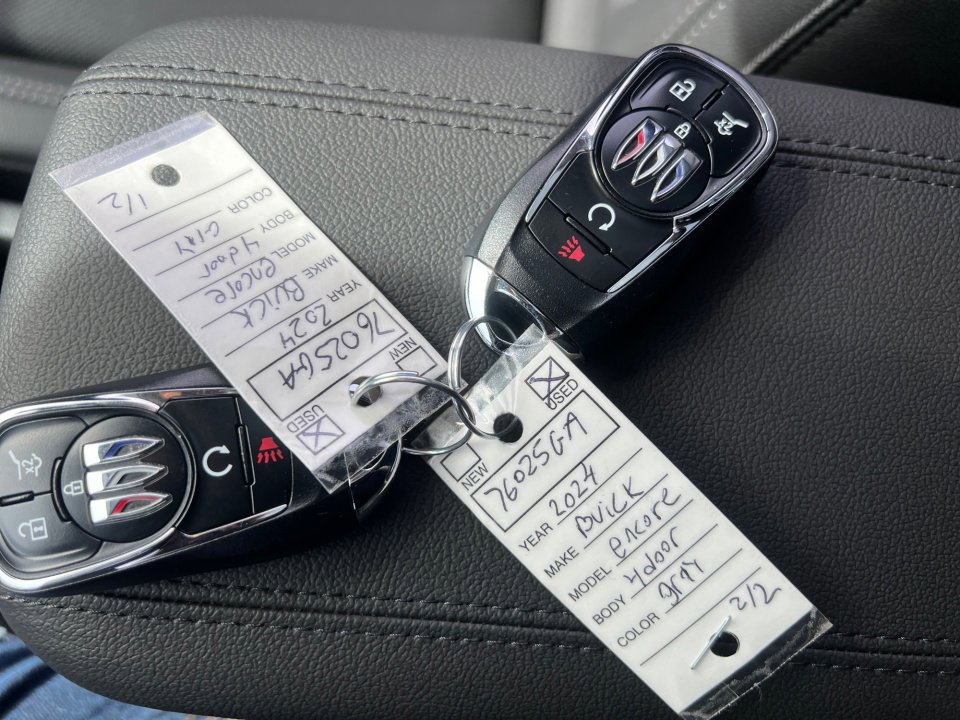 Used 2024 Buick Encore GX Sport Touring w/ Experience Buick Package image 35