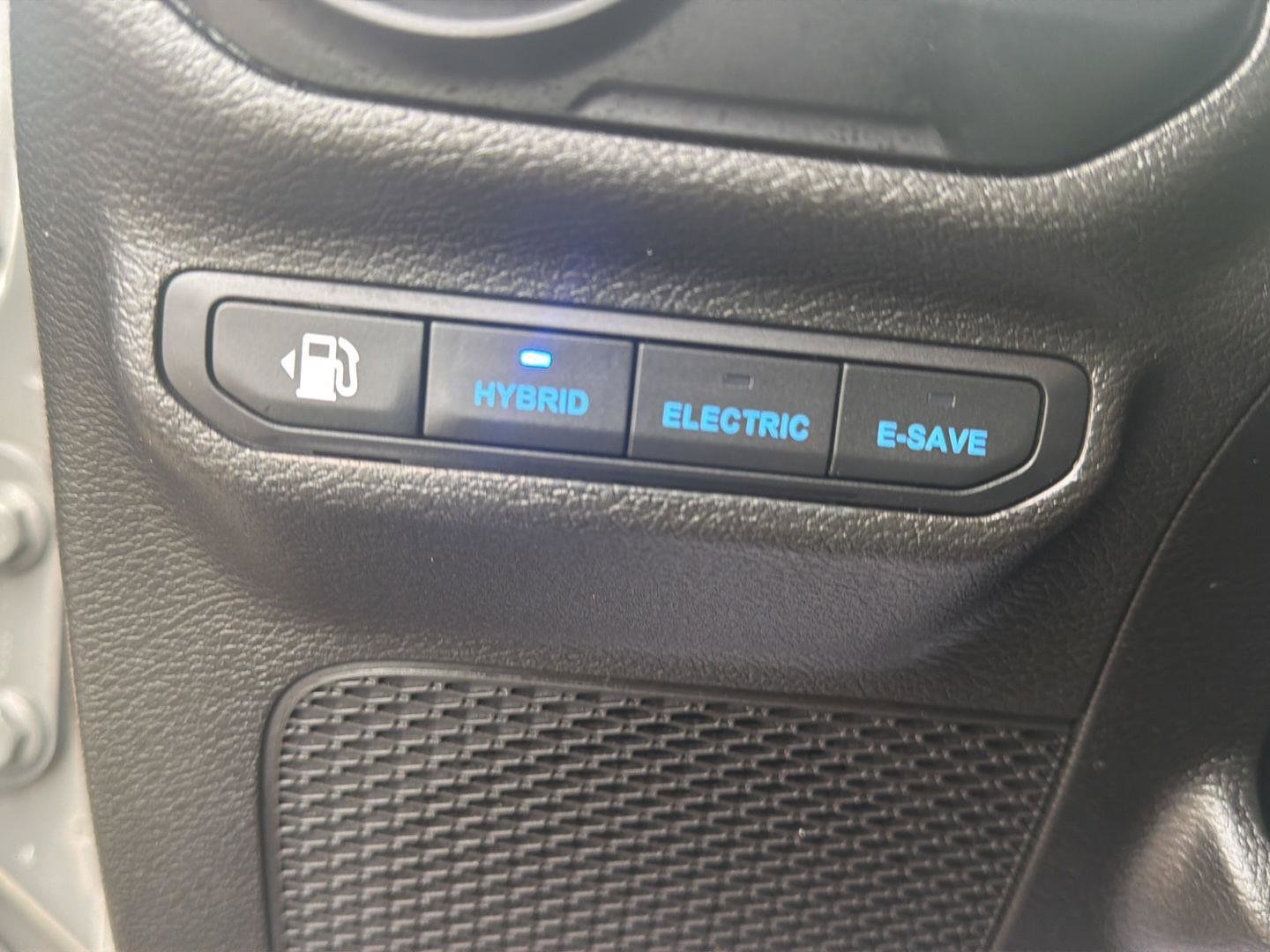 Used 2023 Jeep Wrangler Unlimited Sahara w/ Cold Weather Group AWD/4WD image 22