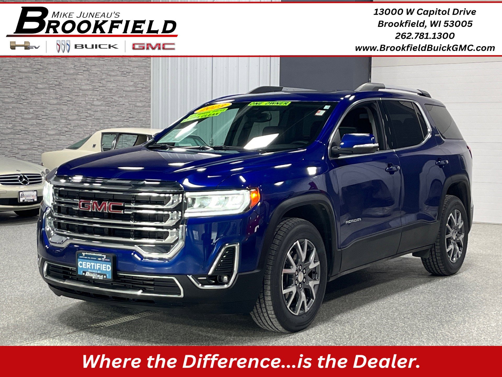 Certified 2023 GMC Acadia SLT w/ Preferred Package image 1