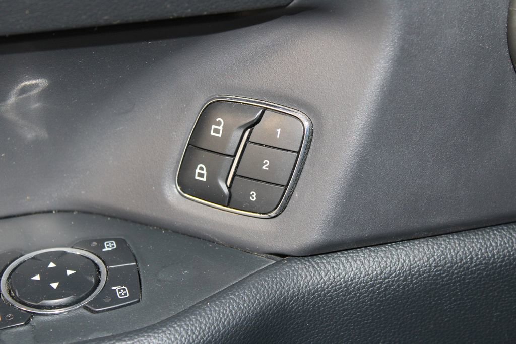 Used 2023 Ford Expedition XLT image 43