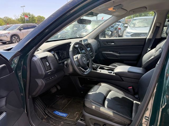 Used 2023 Nissan Pathfinder SL AWD/4WD image 24