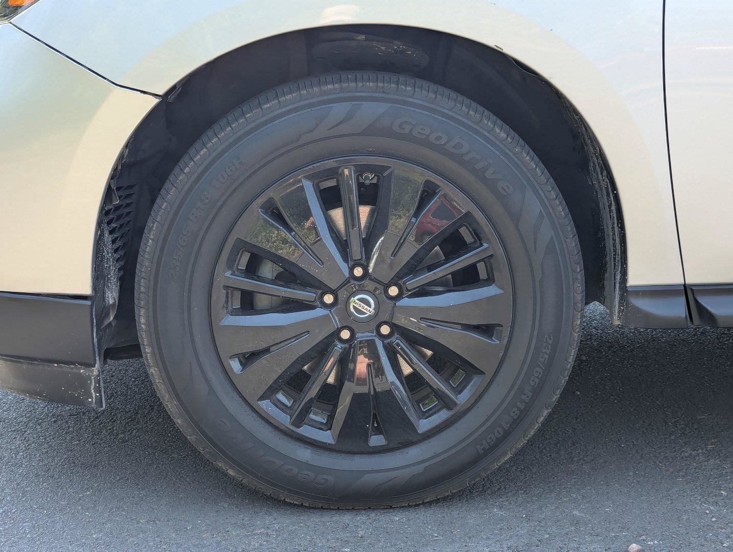 Used 2019 Nissan Pathfinder SV FWD image 37