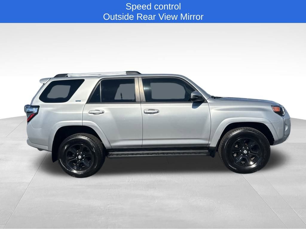 Used 2022 Toyota 4Runner SR5 Premium image 5