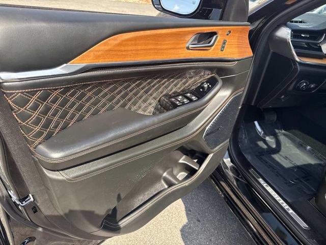 Used 2024 Jeep Grand Cherokee Summit AWD/4WD image 21