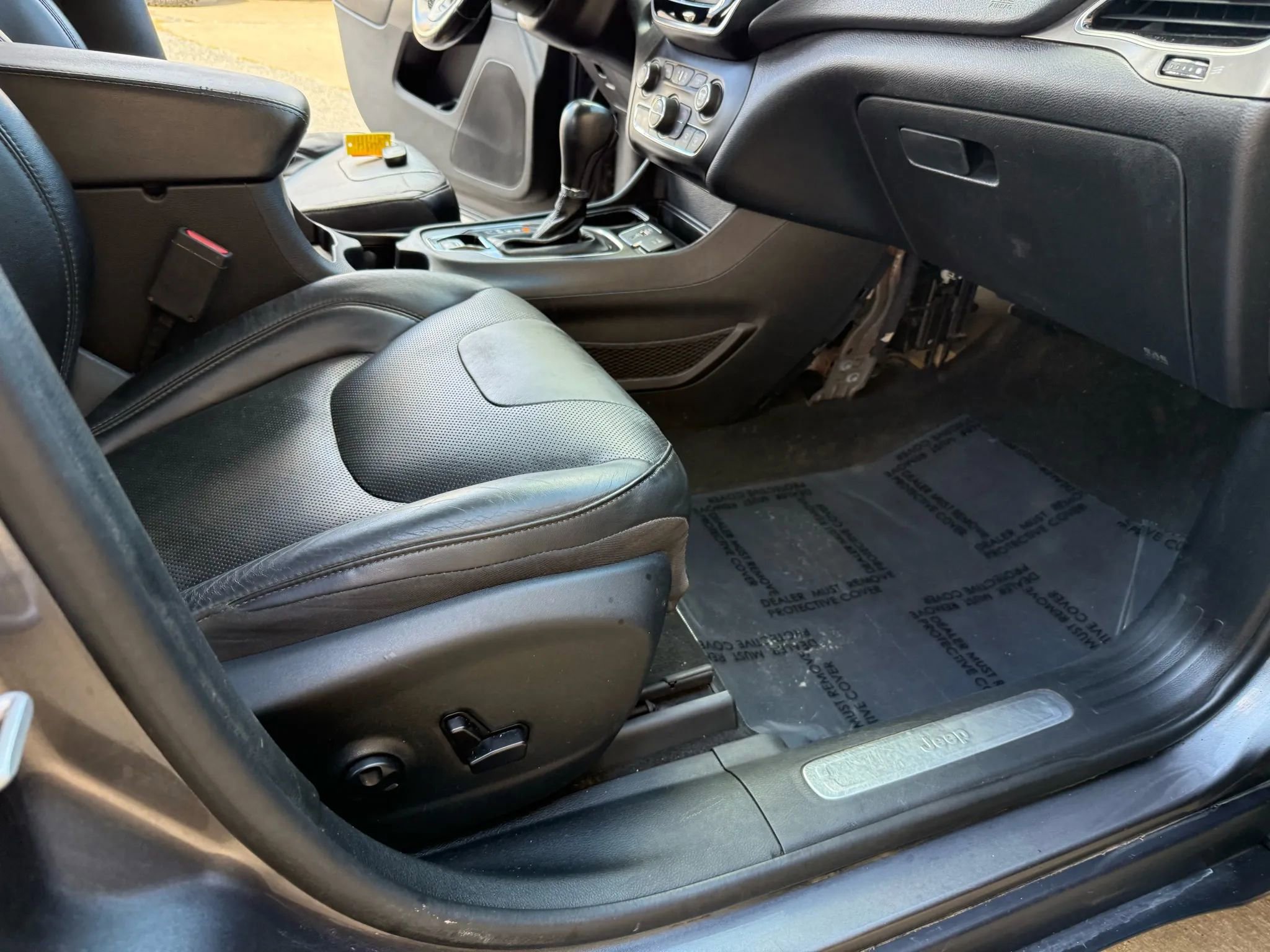 Used 2020 Jeep Cherokee Limited FWD image 21