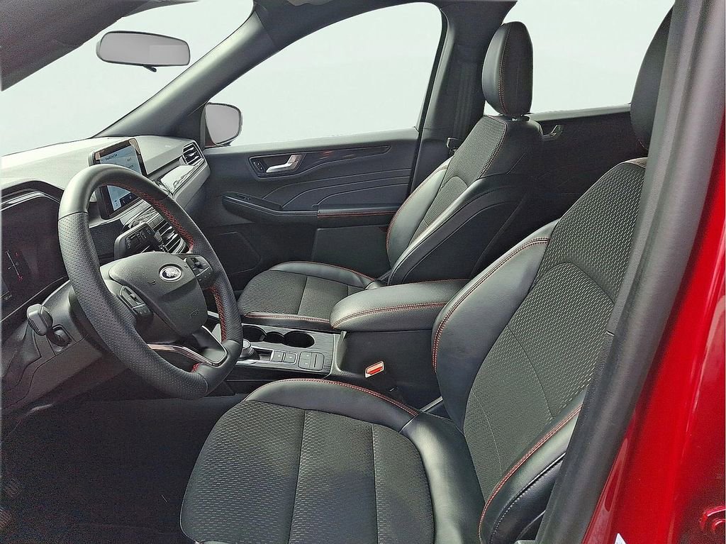 Used 2025 Ford Escape ST-Line w/ Cold Weather Package image 14