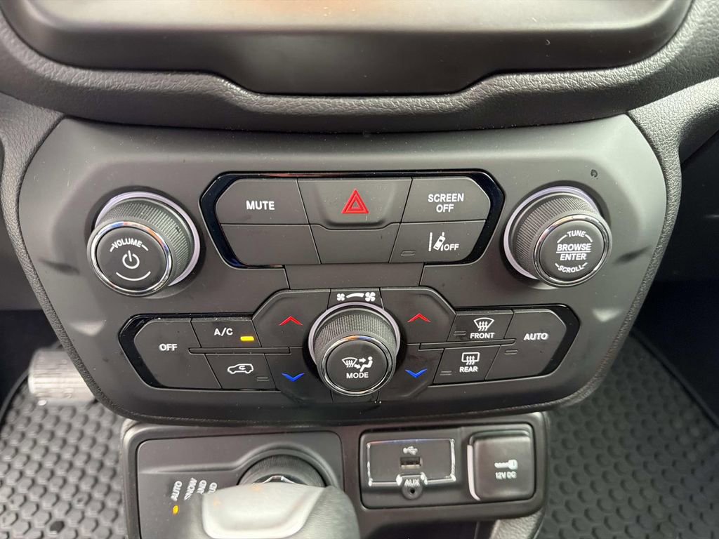 Used 2023 Jeep Renegade Altitude w/ Sun/Sound Group image 33