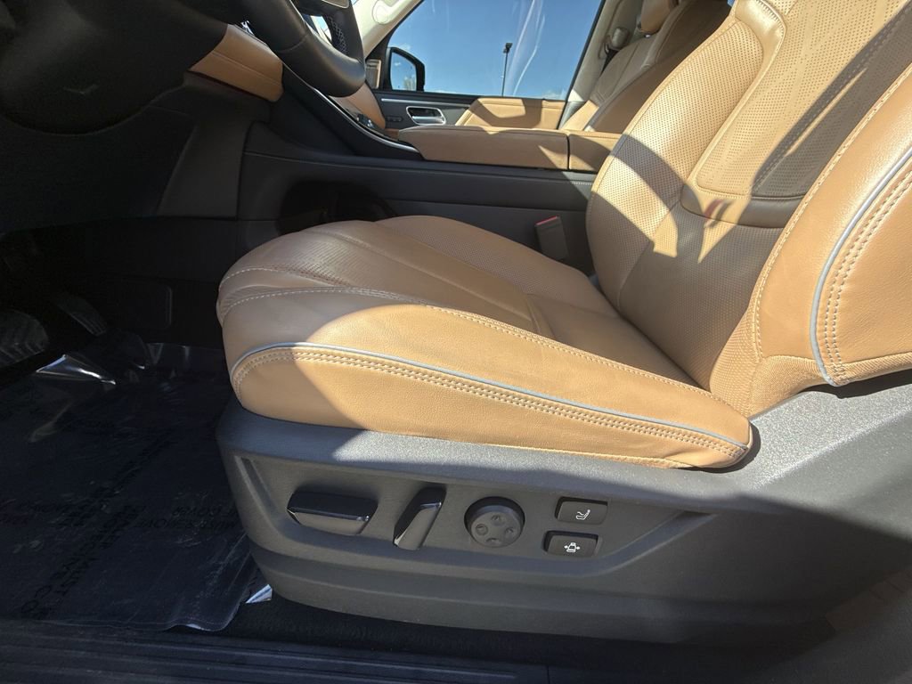 Used 2025 INFINITI QX80 Sensory AWD/4WD image 12