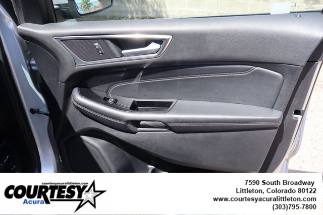 Used 2018 Ford Edge Titanium w/ Technology Package AWD/4WD image 35