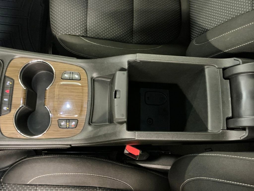 Used 2020 GMC Acadia SLE w/ Driver Convenience Package image 24