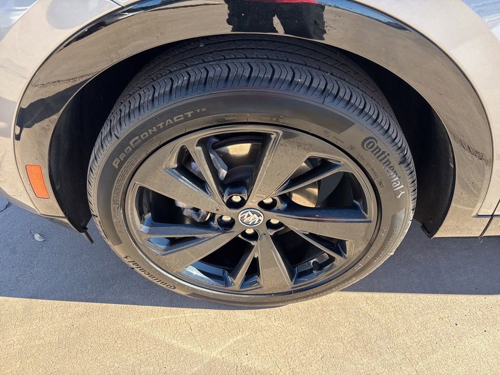 Used 2022 Buick Envision Essence w/ Technology Package I image 9