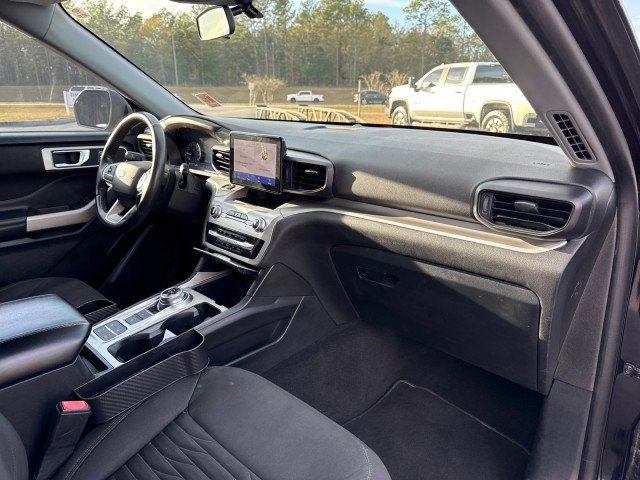 Used 2020 Ford Explorer XLT w/ Class III Trailer Tow Package image 10