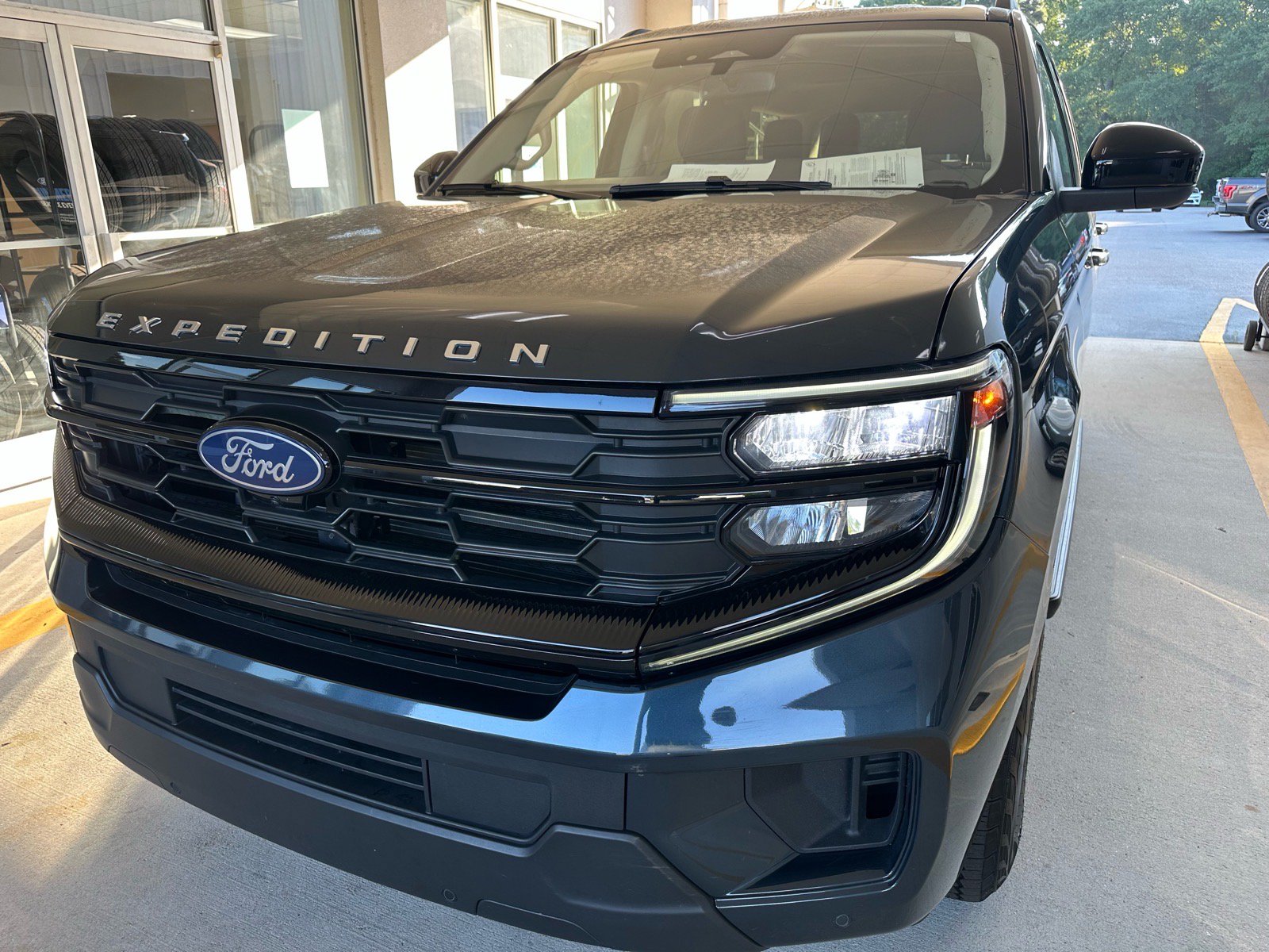 Certified 2025 Ford Expedition Active RWD image 1