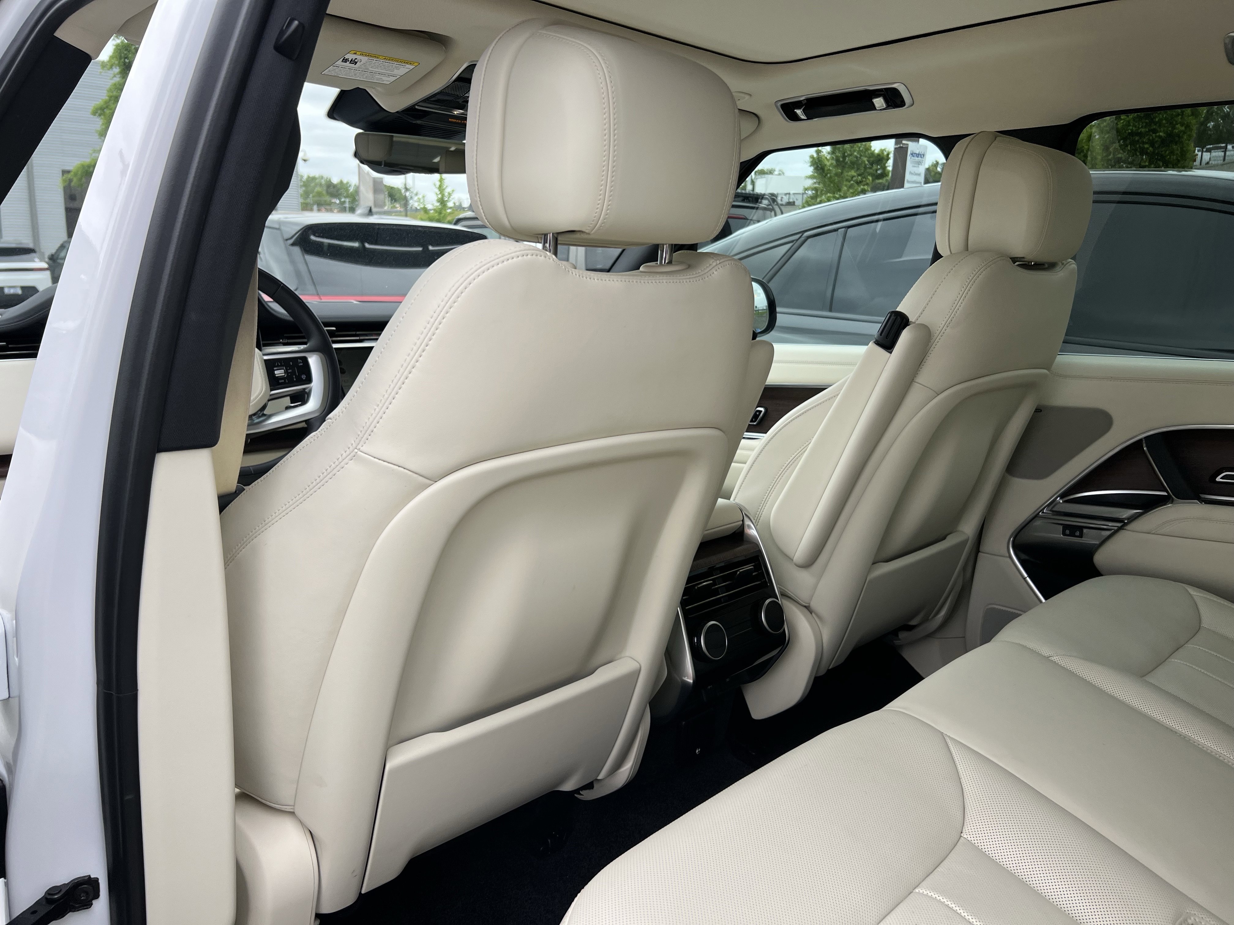 Certified 2024 Land Rover Range Rover SE AWD/4WD image 34