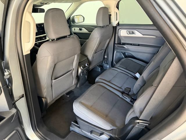 Used 2025 Ford Explorer Active AWD/4WD image 37