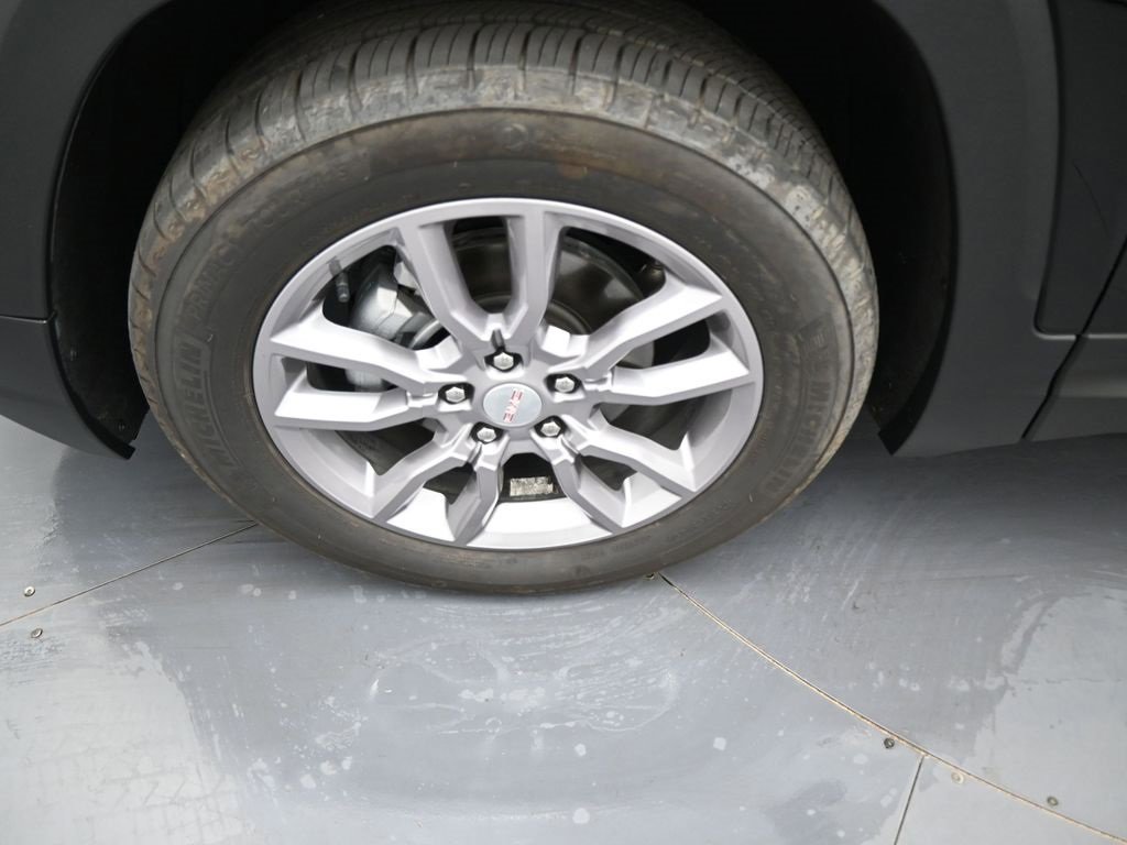 Certified 2024 GMC Terrain SLT w/ Infotainment Package II image 8