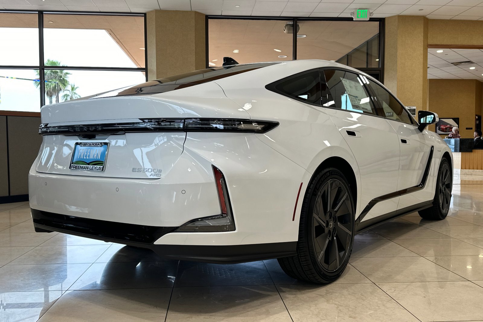 New 2026 Lexus ES 500e AWD/4WD image 4
