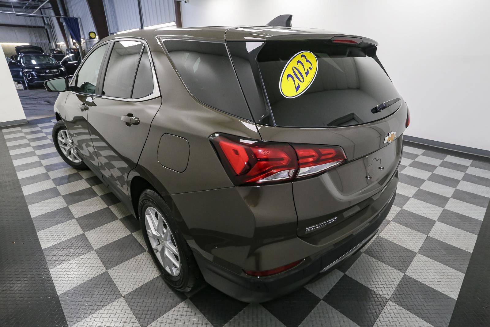 Used 2023 Chevrolet Equinox LT AWD/4WD image 11