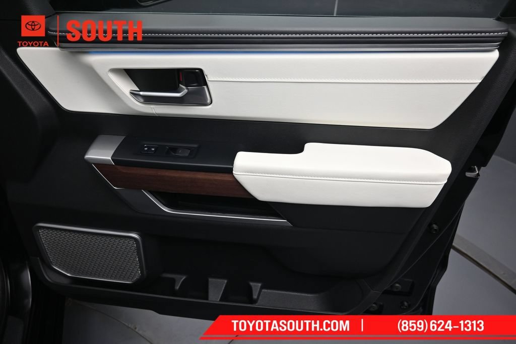 Used 2024 Toyota Sequoia Capstone AWD/4WD image 41