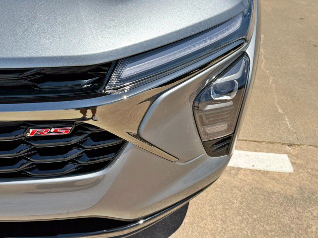 New 2026 Chevrolet Trax RS w/ Driver Confidence Package FWD image 9