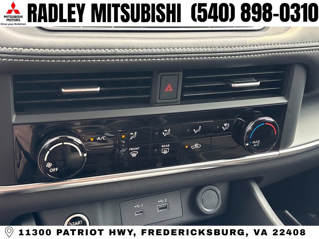 Used 2023 Nissan Rogue S AWD/4WD image 10