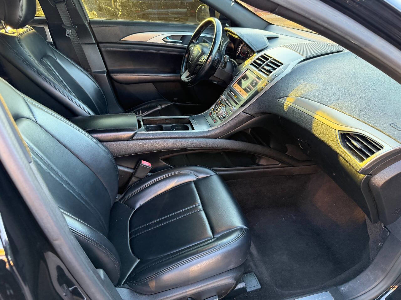 Used 2017 Lincoln MKZ Premiere image 25