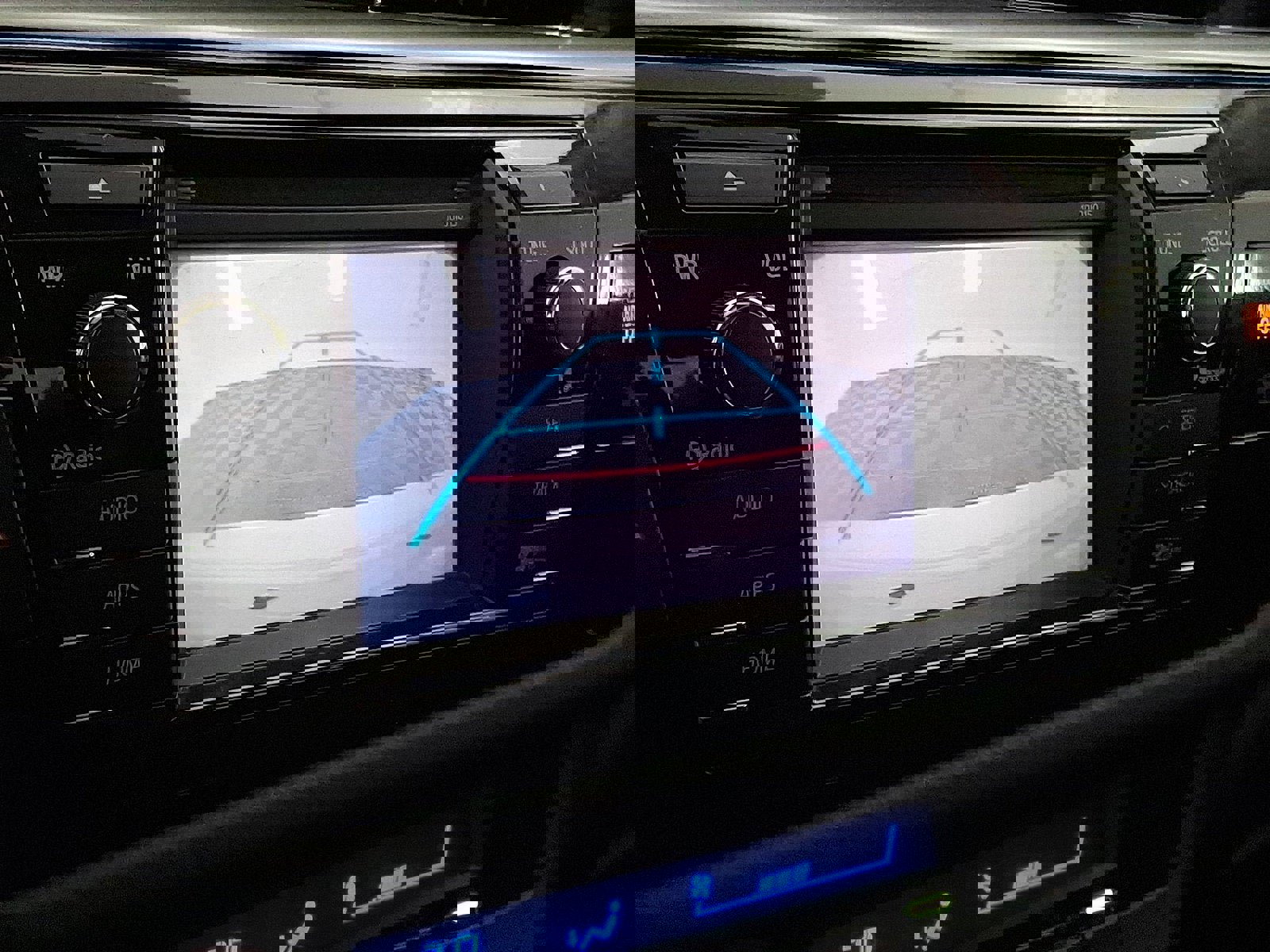 Used 2014 Toyota Corolla S image 15