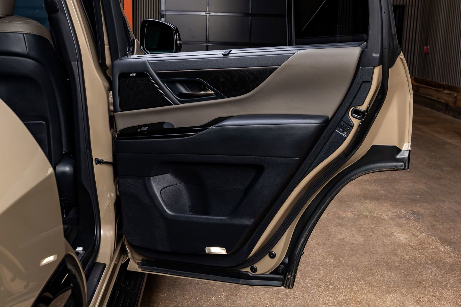 Used 2025 Lexus LX 700h Overtrail image 39