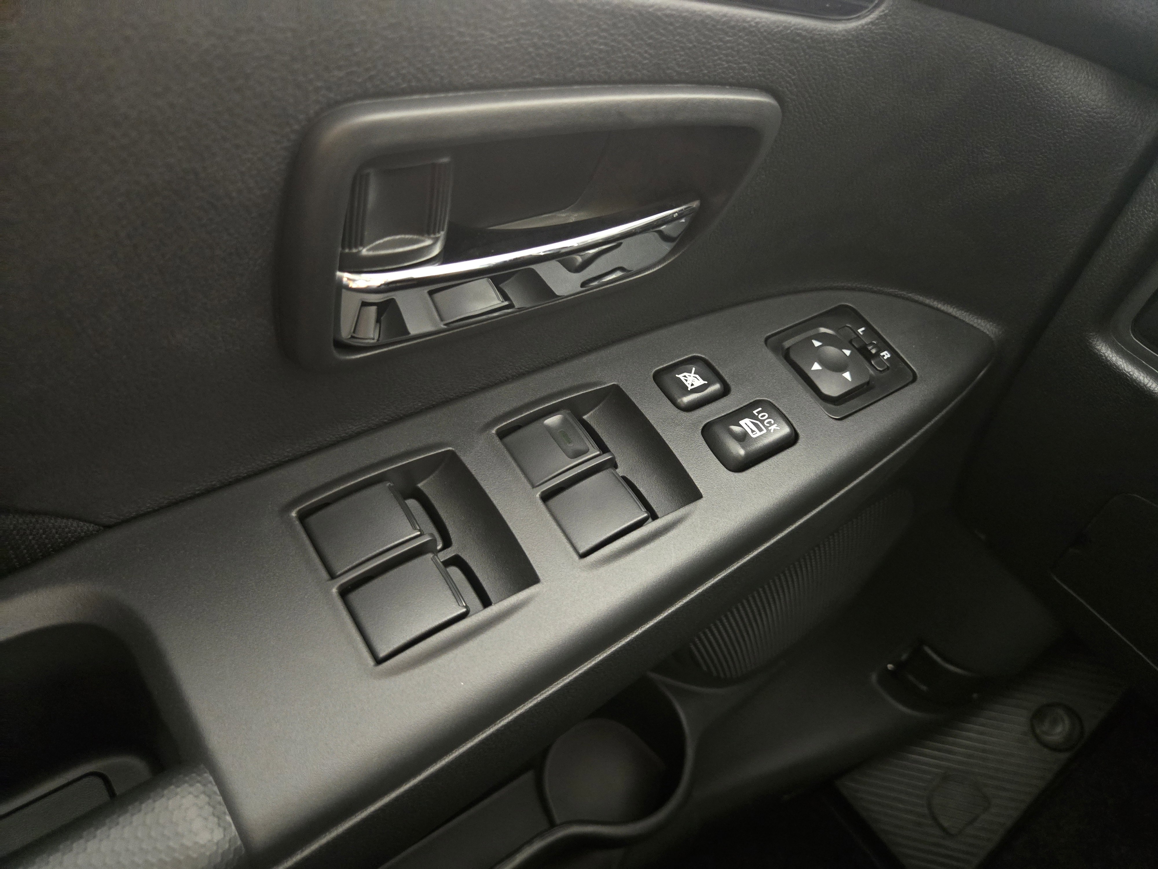 New 2025 Mitsubishi Outlander Sport ES image 25