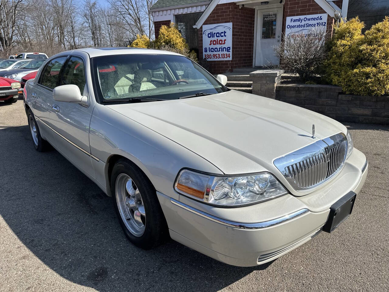 Used 2004 Lincoln Town Car Ultimate image 10