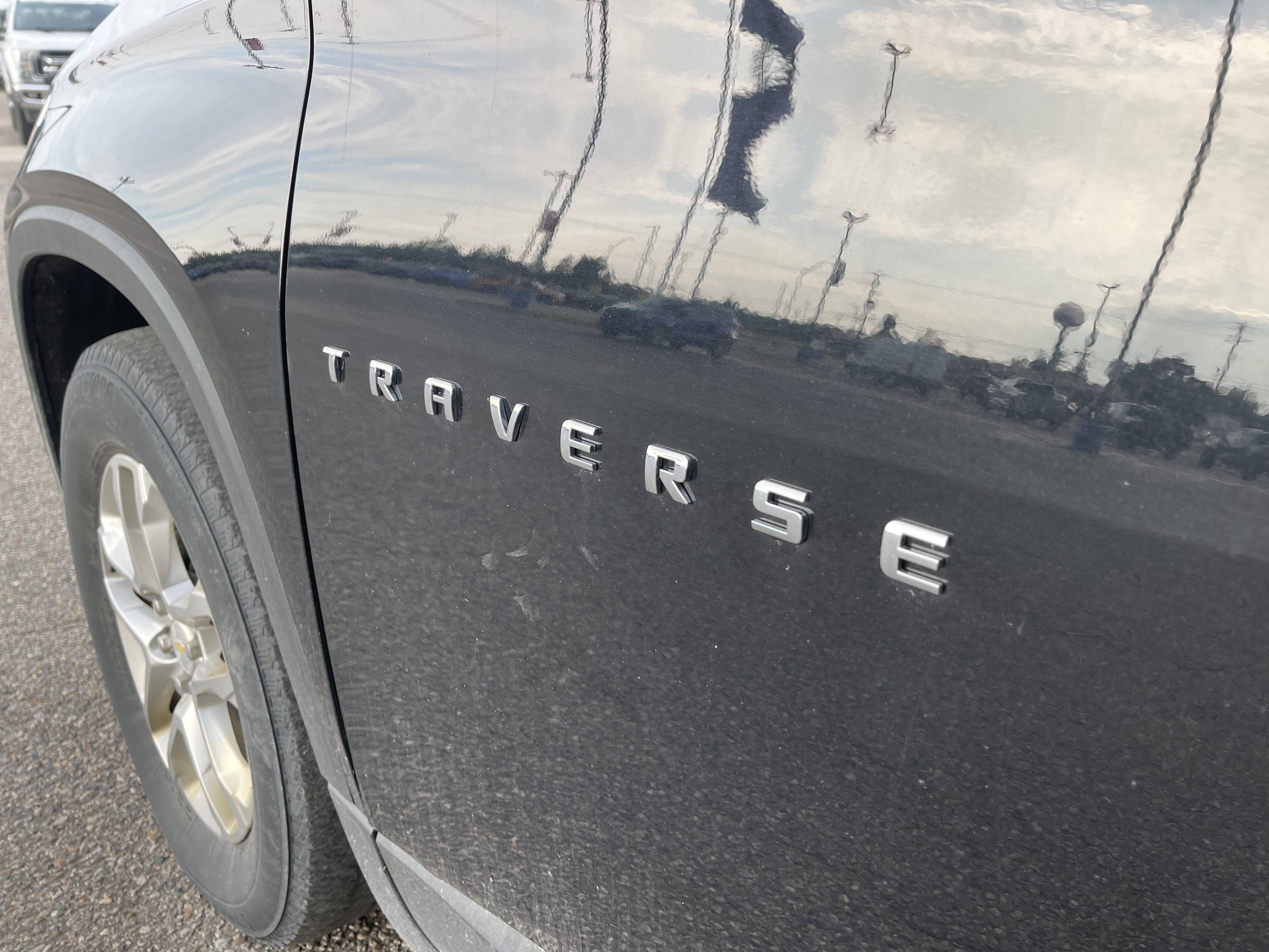 Used 2021 Chevrolet Traverse LT w/ LPO, Floor Liner Package AWD/4WD image 11