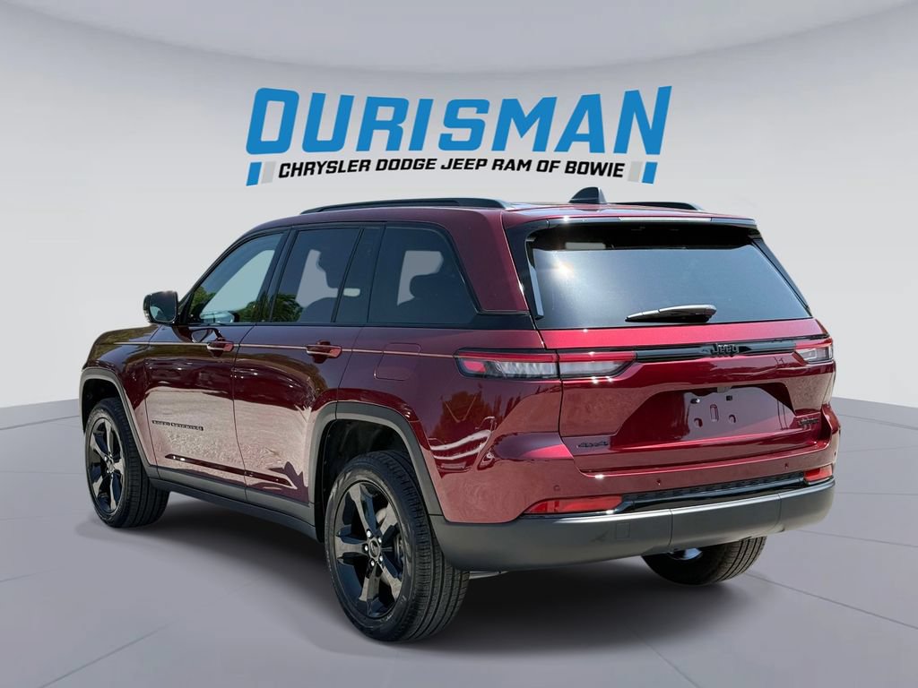 New 2025 Jeep Grand Cherokee Limited w/ Black Appearance Package AWD/4WD image 4