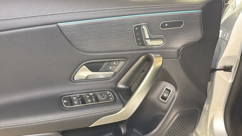 Used 2023 Mercedes-Benz CLA 250 4MATIC image 18