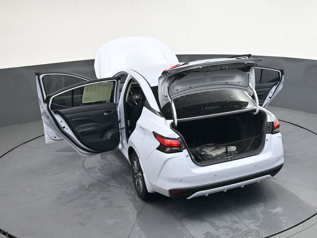 Used 2024 Nissan Versa SV w/ Trunk Package image 44