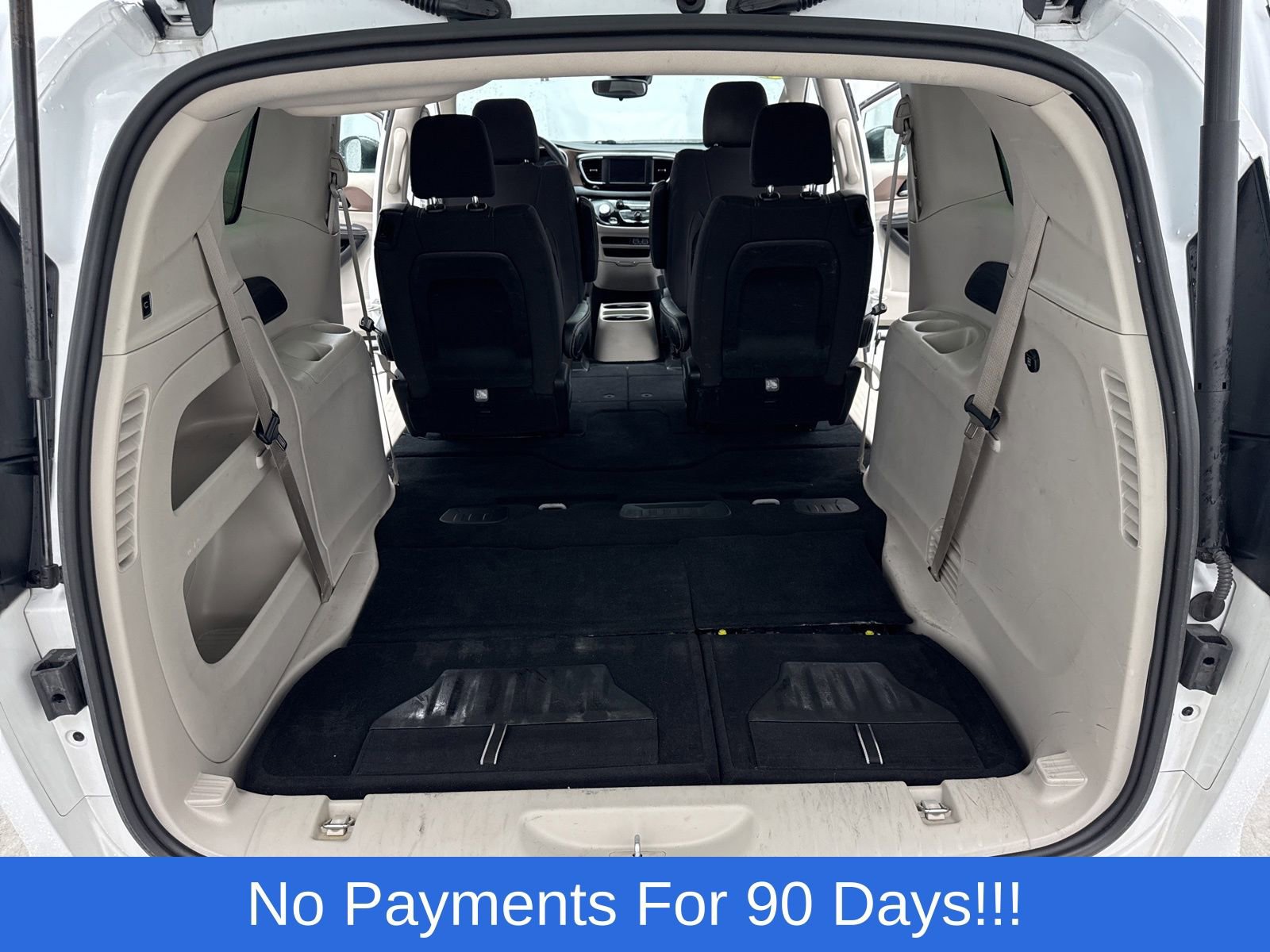 Used 2024 Chrysler Voyager LX image 41
