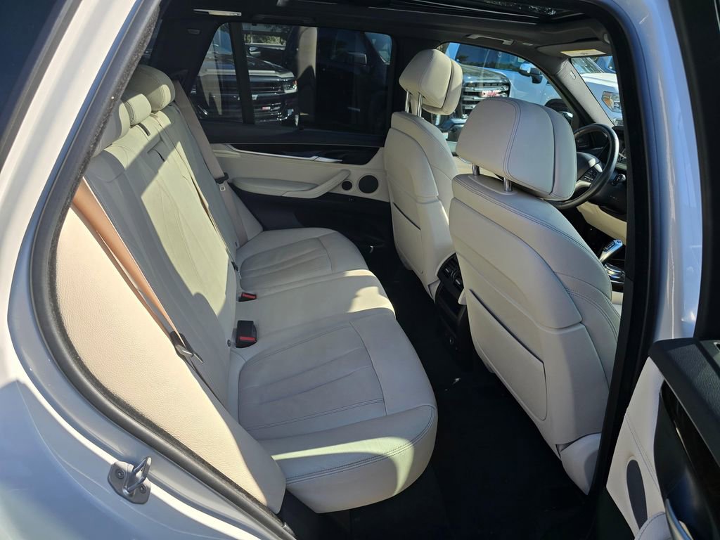 Used 2017 BMW X5 xDrive40e image 11