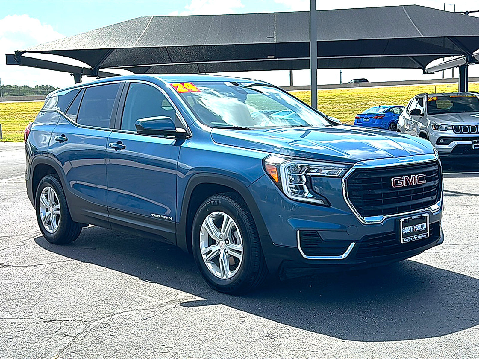 Used 2024 GMC Terrain SLE FWD image 10