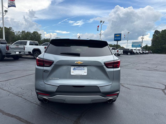 Used 2025 Chevrolet Blazer LT w/ Convenience Package FWD image 4