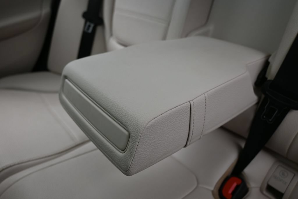 Used 2025 Mercedes-Benz C 300 Sedan image 37