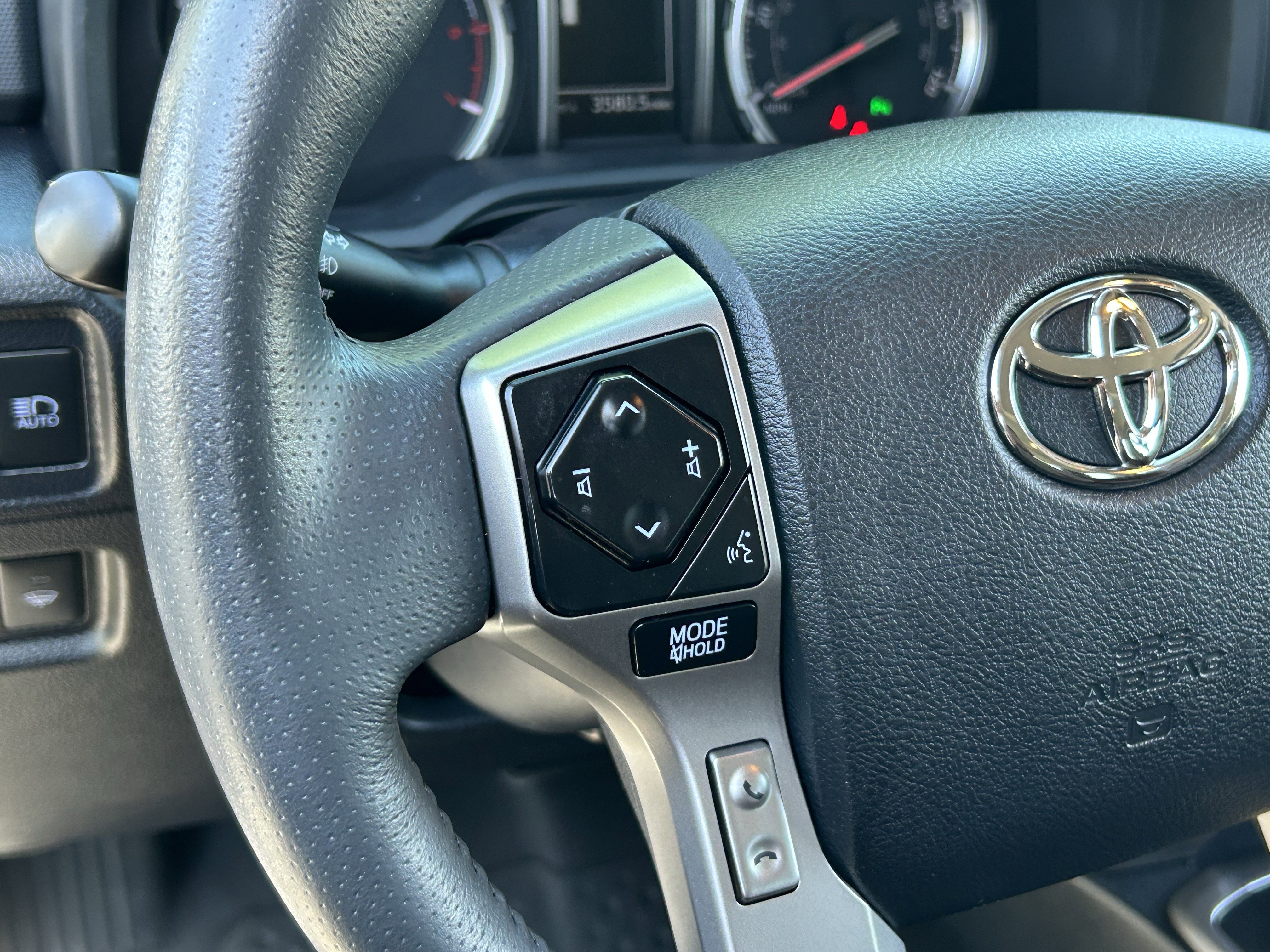 Used 2022 Toyota 4Runner Limited AWD/4WD image 26